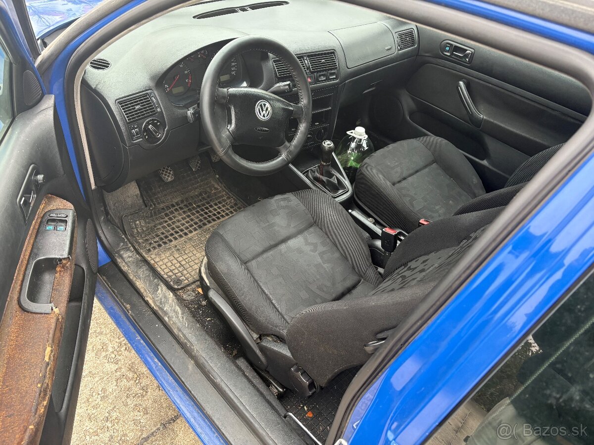 Predám Volkswagen Golf 4 1.6 - 5