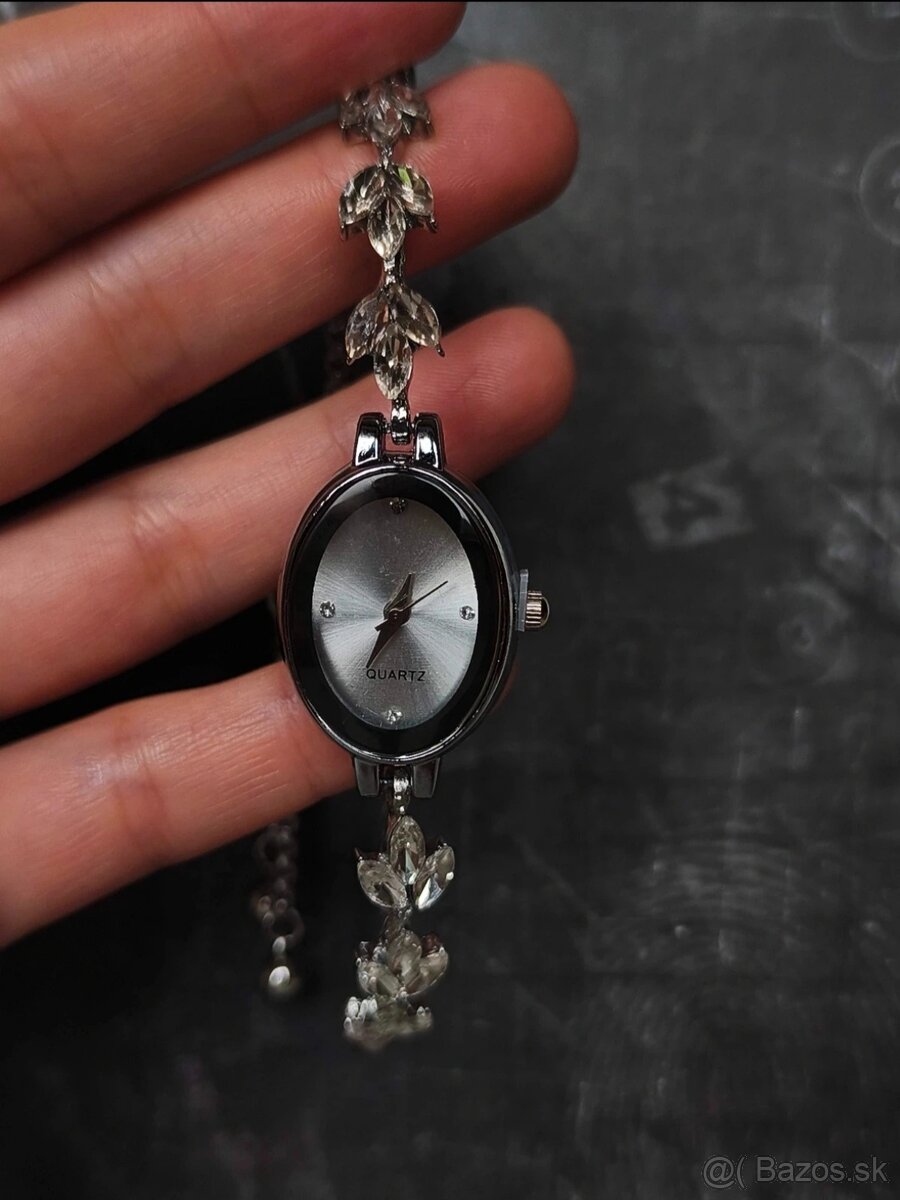 Hodinky so zirkónmi - 5