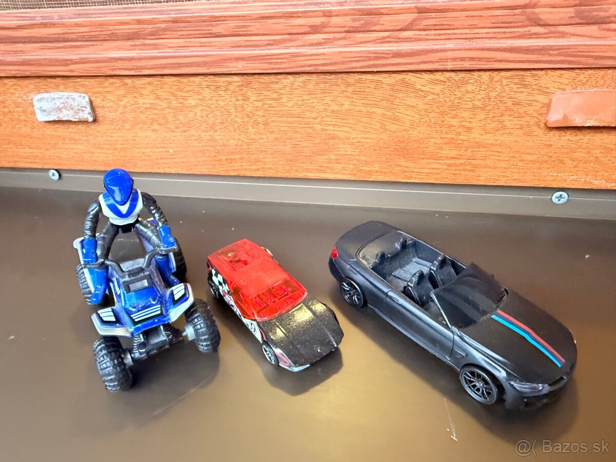 Predam tri kovove modely - 5