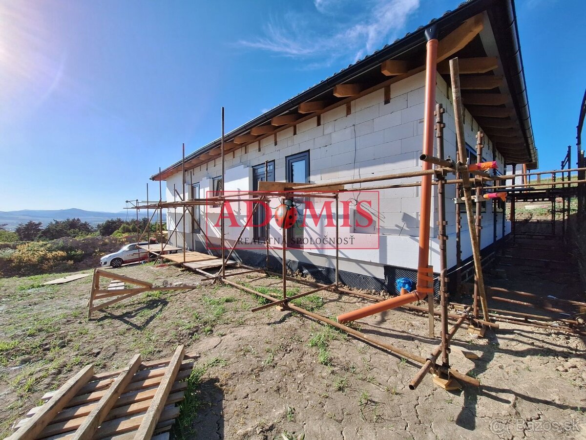 ADOMIS - predám pekný 5-izbový bungalov2, 123m2,Ortáše 607m2 - 5