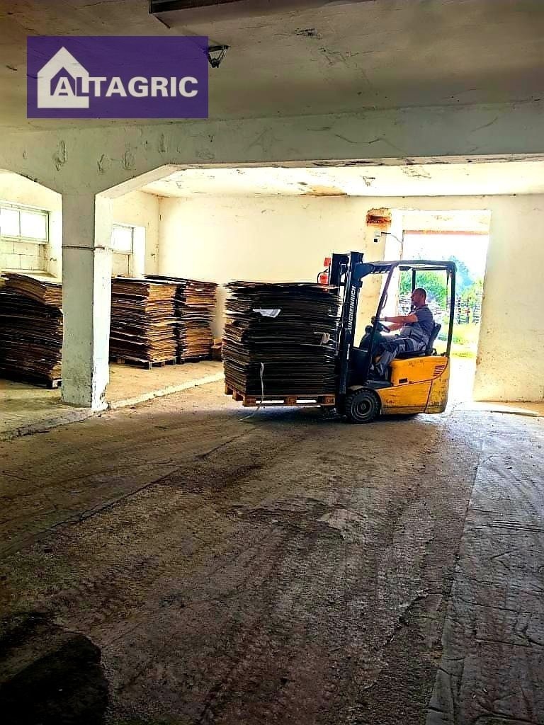 Sklady Komárno od 2 €/m2 - 5