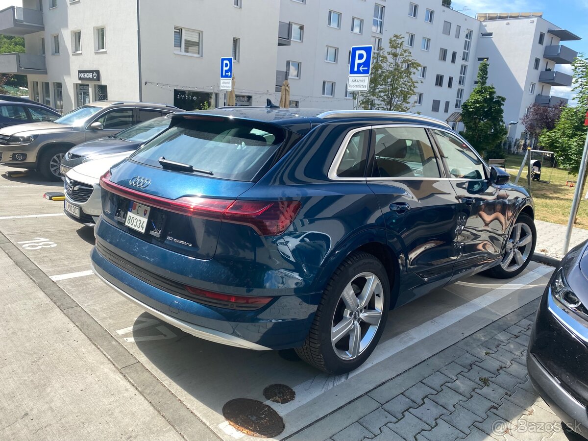 Predám audi e-tron len 67000km Servis 1majitel Quattro 50 - 5