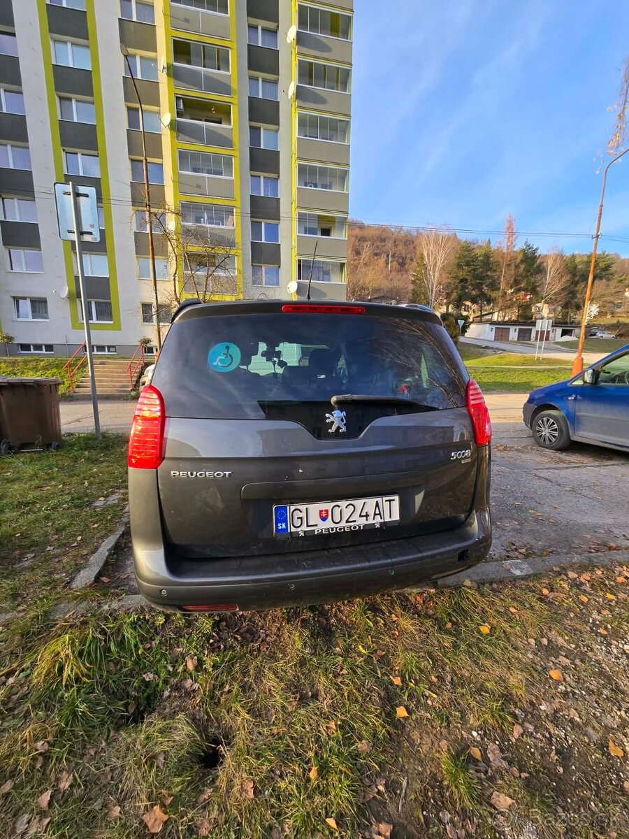 Peugeot 5008 - 5