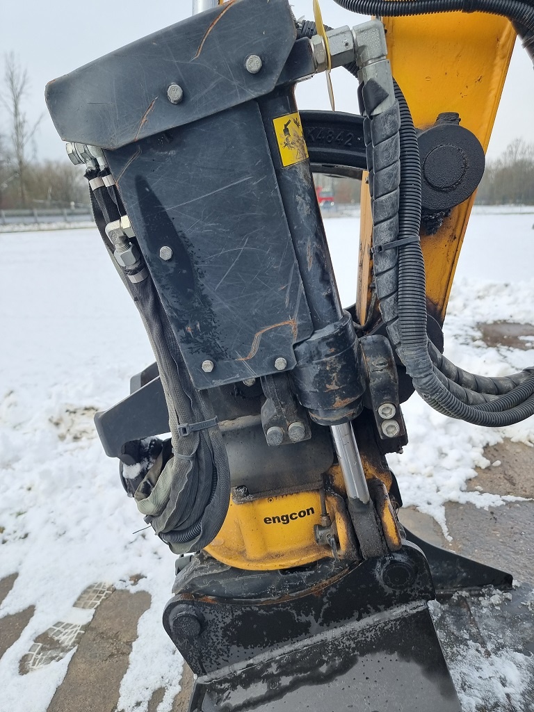JCB 35Z s naklápěcím rotátorem Engcon, centr.mazání, A/C - 5
