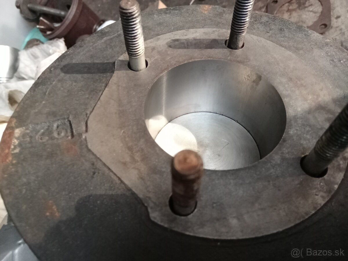 Kryt karburátoru a motor jawa 150/351,352 - 5