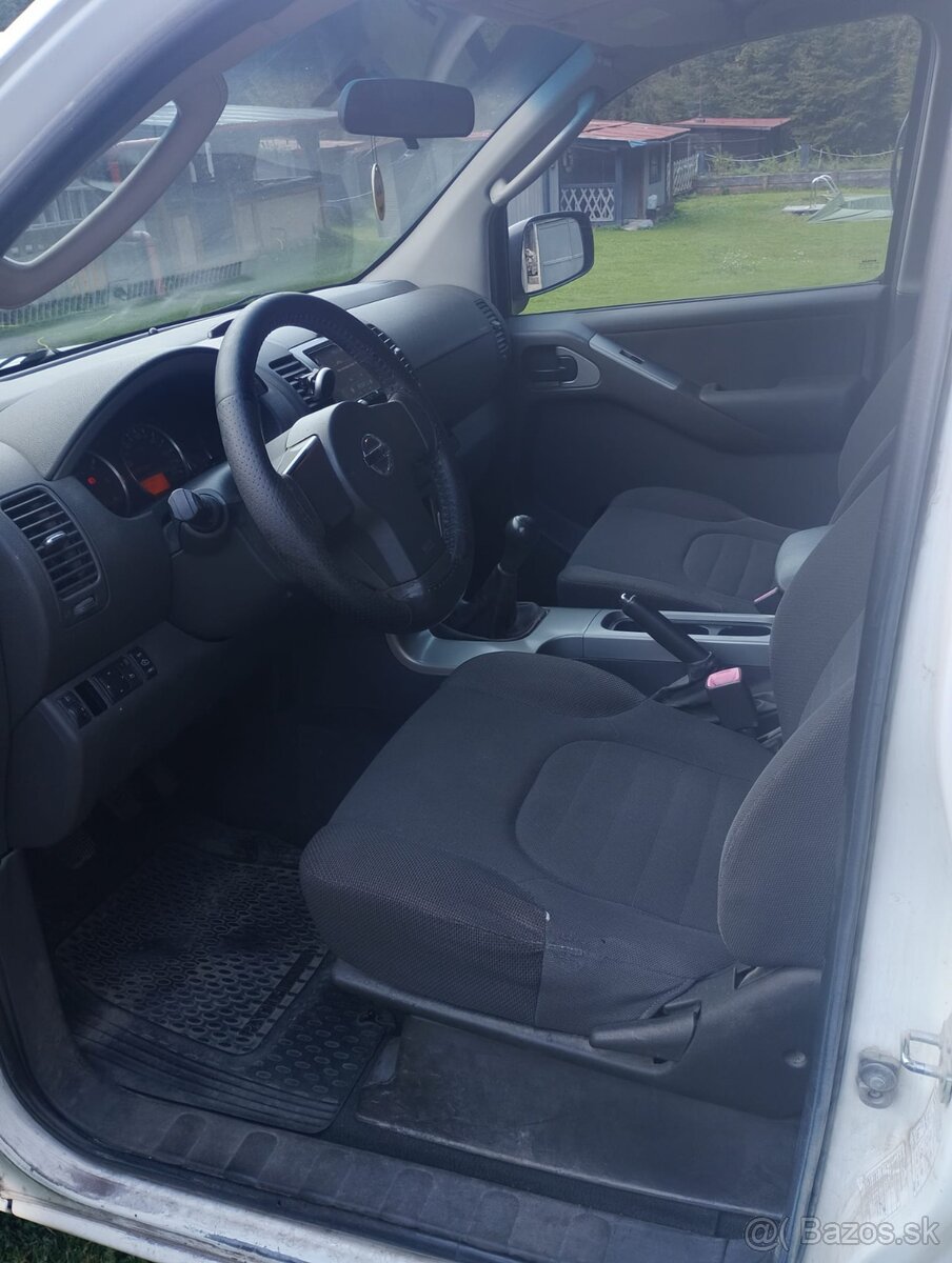 Nissan Pathfinder - 5