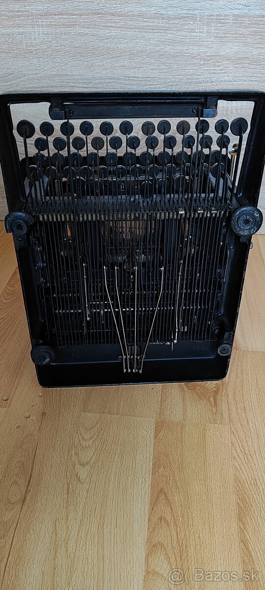 Pisací stroj L.C. Smith No. 8 - 5