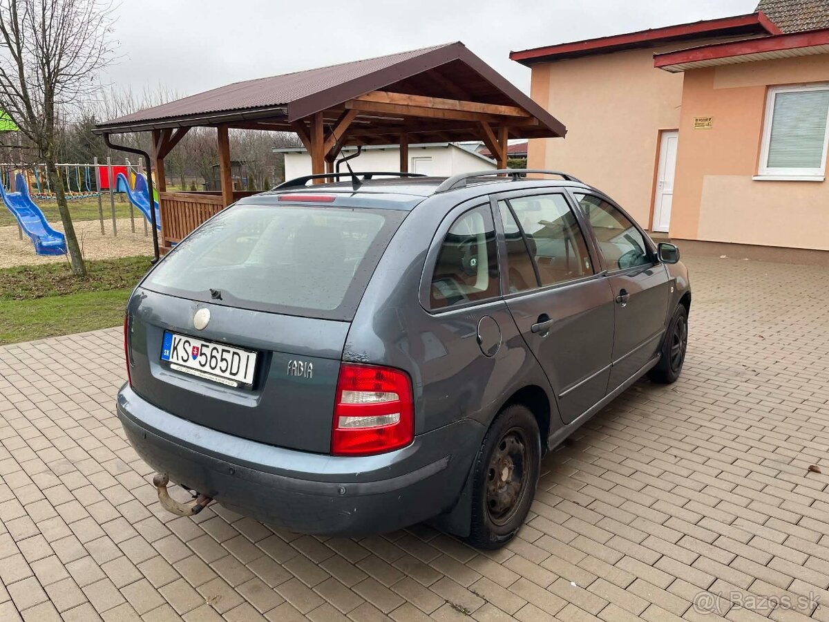 Škodu Fabia Combi 1.2 (47 kW) R.v 2003 - 5