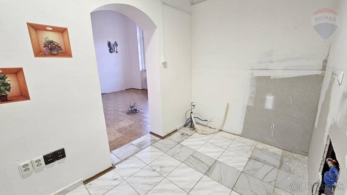 Priestor 34 m2 na prenájom, Farská 10, Nitra - 5