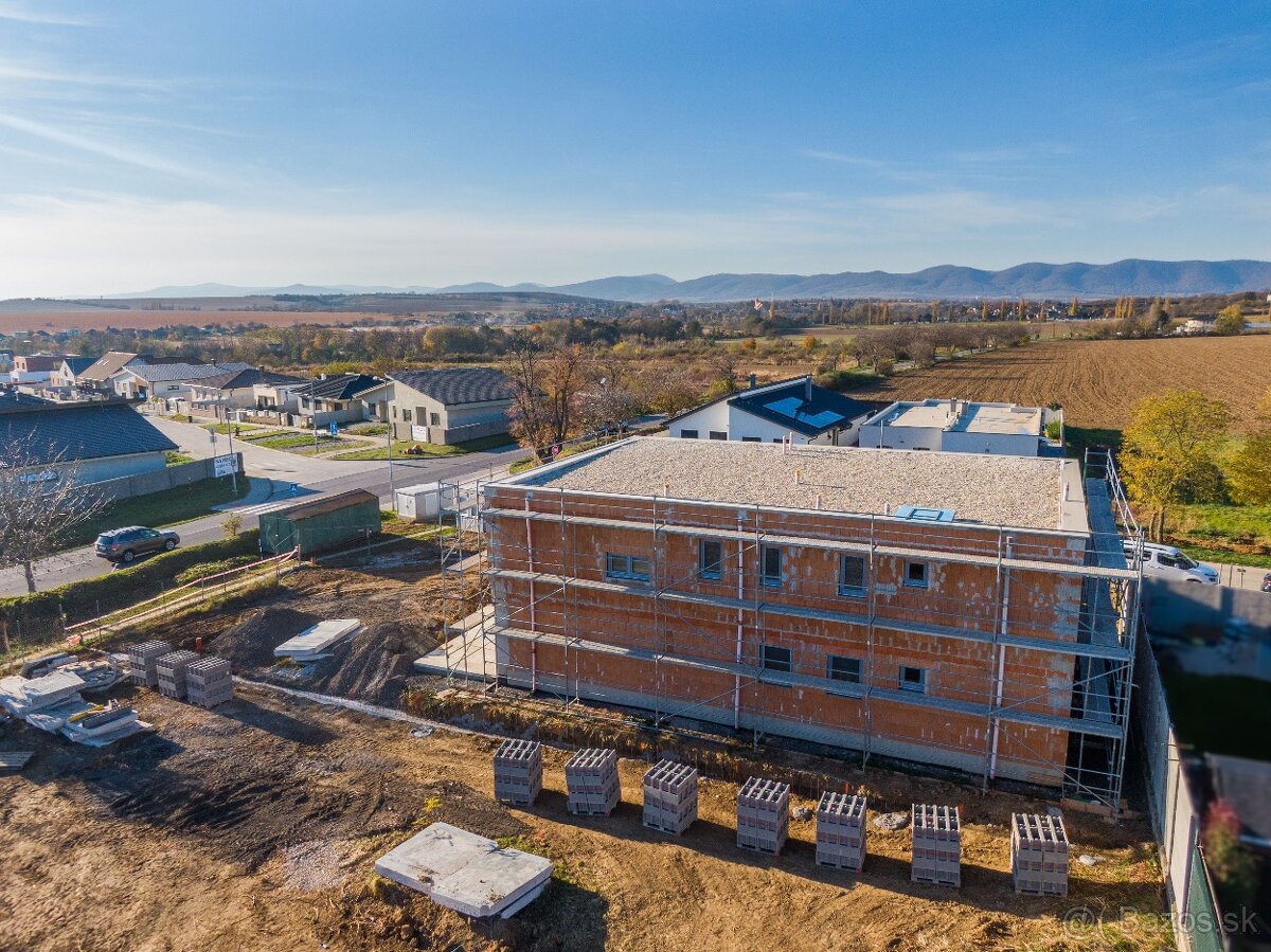 PREDAJ: POLYFUNKČNÁ NOVOSTAVBA VO ZVONČÍNE - 5