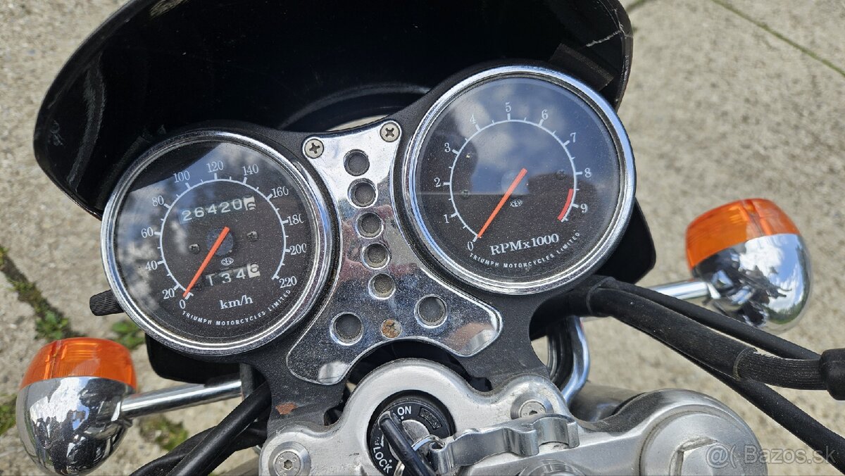 Motorka Triumph Thunderbird 900 - 5