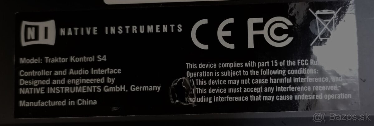 Predám DJ kontrolér Traktor S4 - 5