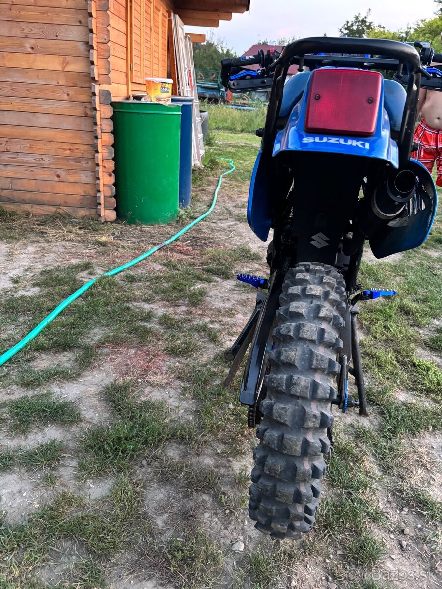 Suzuki dr600