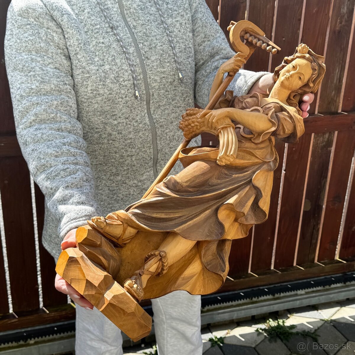 Krásná dřevěná socha svatá Notburga - 5