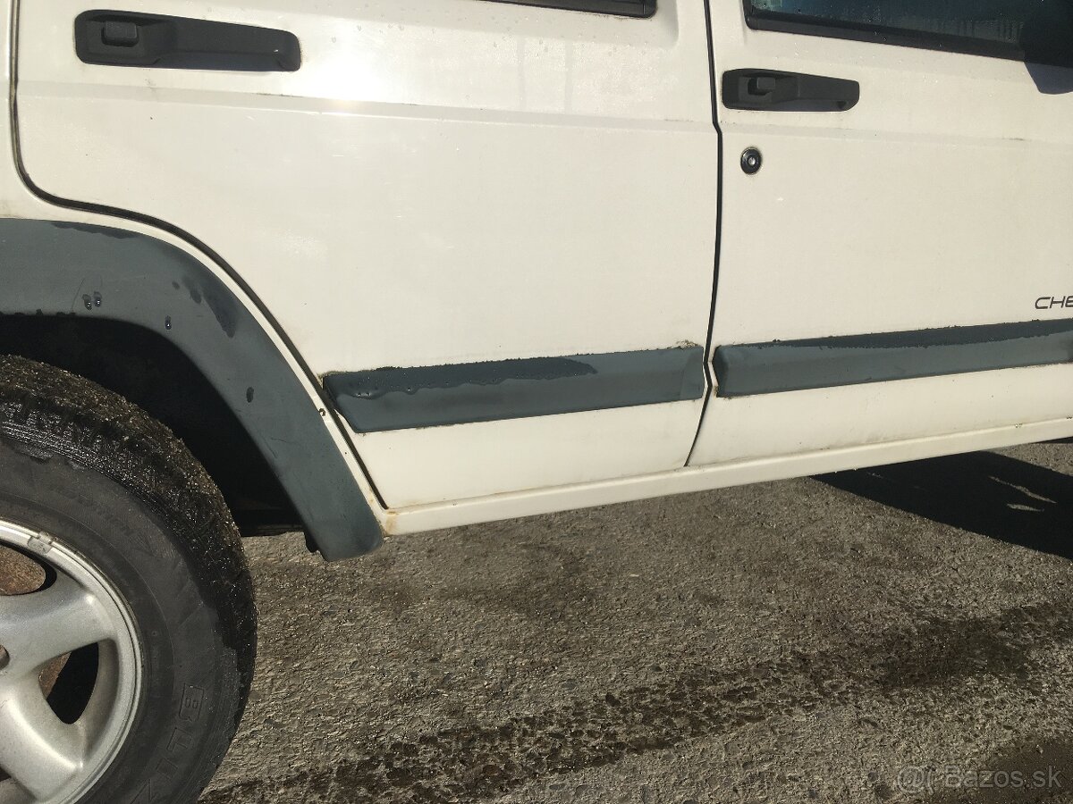 AKCIA Jeep CHerokee XJ-4L benzin-automat - 5