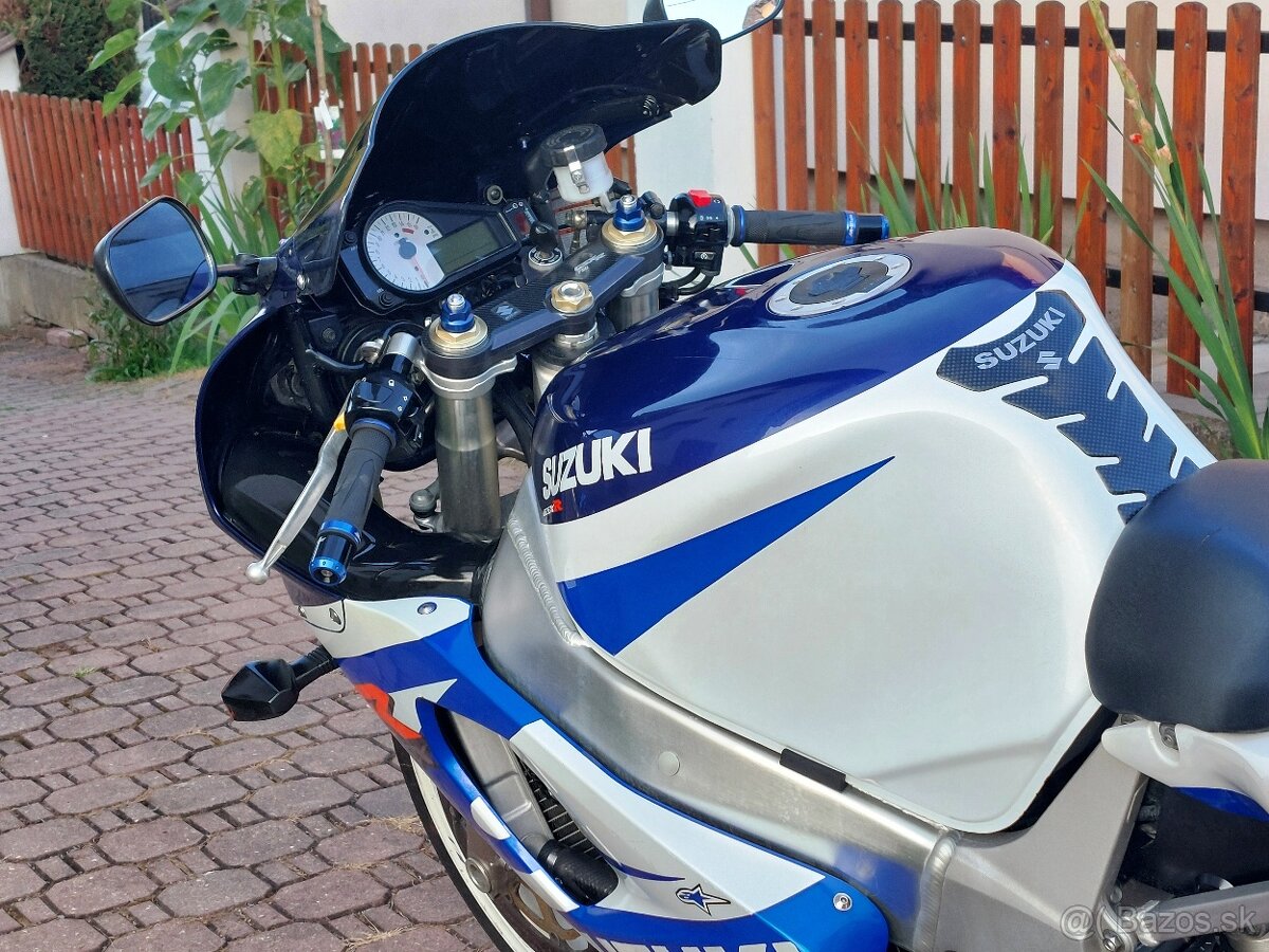 Suzuki GSXR 750 - 04/2002 - 5