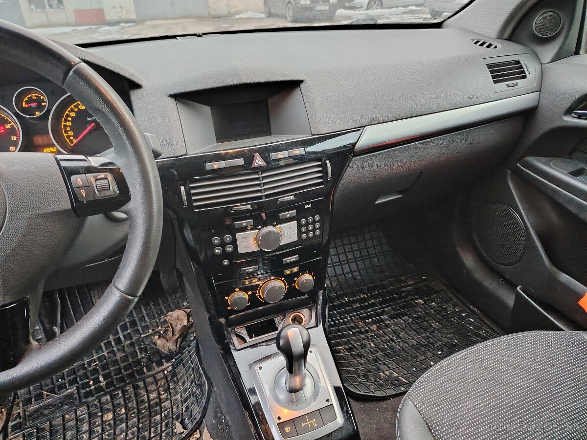 Opel Astra h gtc - 5