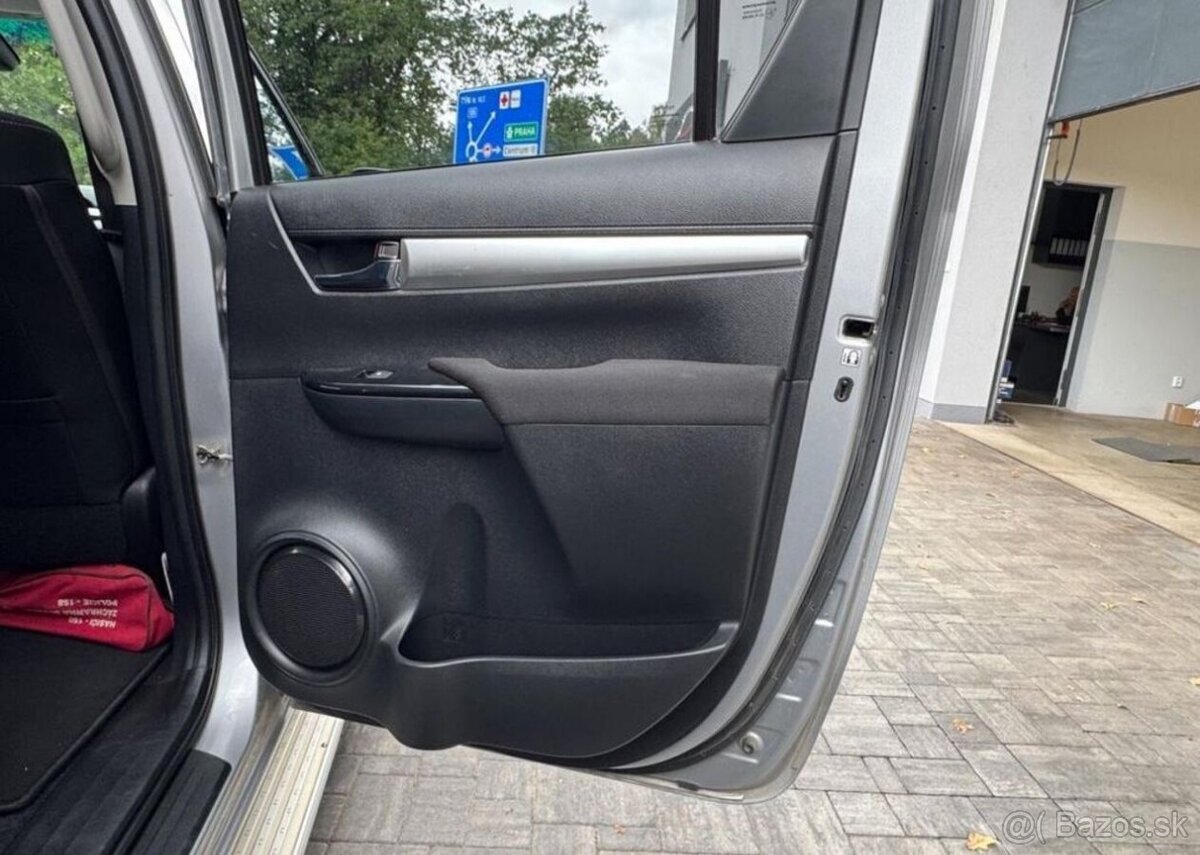 Toyota Hilux 2.4 D-4D nafta automat 110 kw