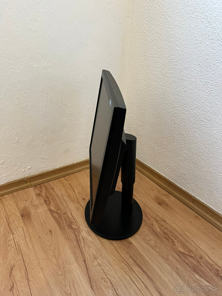 PREDÁM - Stolný počítač s monitorom + klávesnica a my - 5