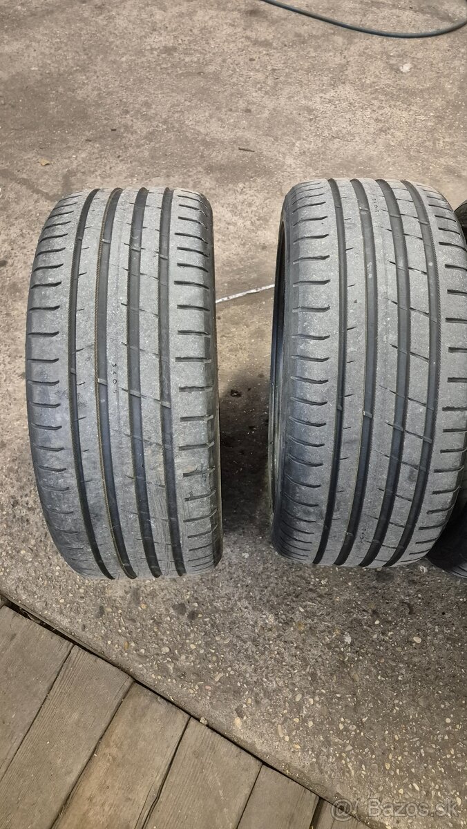 Nokian 225/40R18 - 5