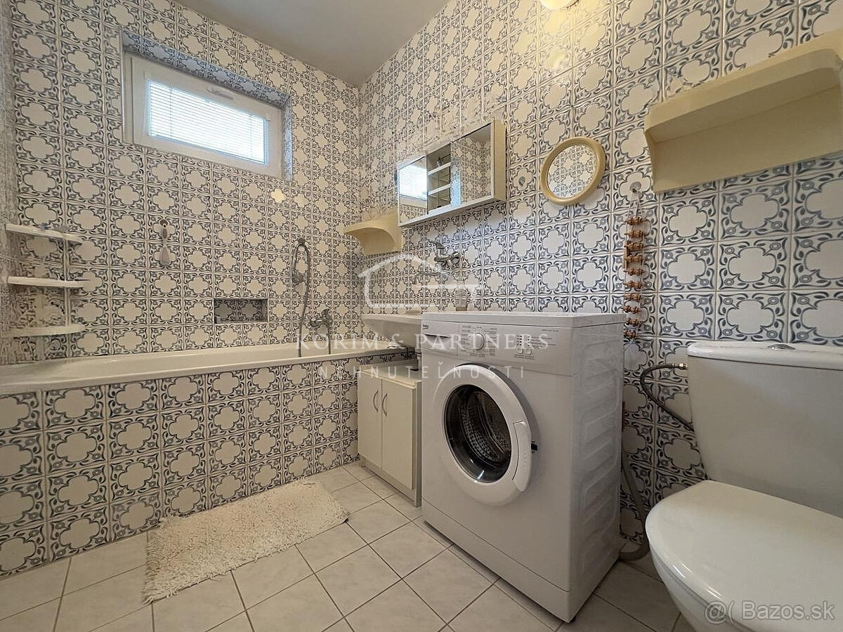 Zaujímavý rodinný dom s menším átriovým dvorom, Komárno - 5