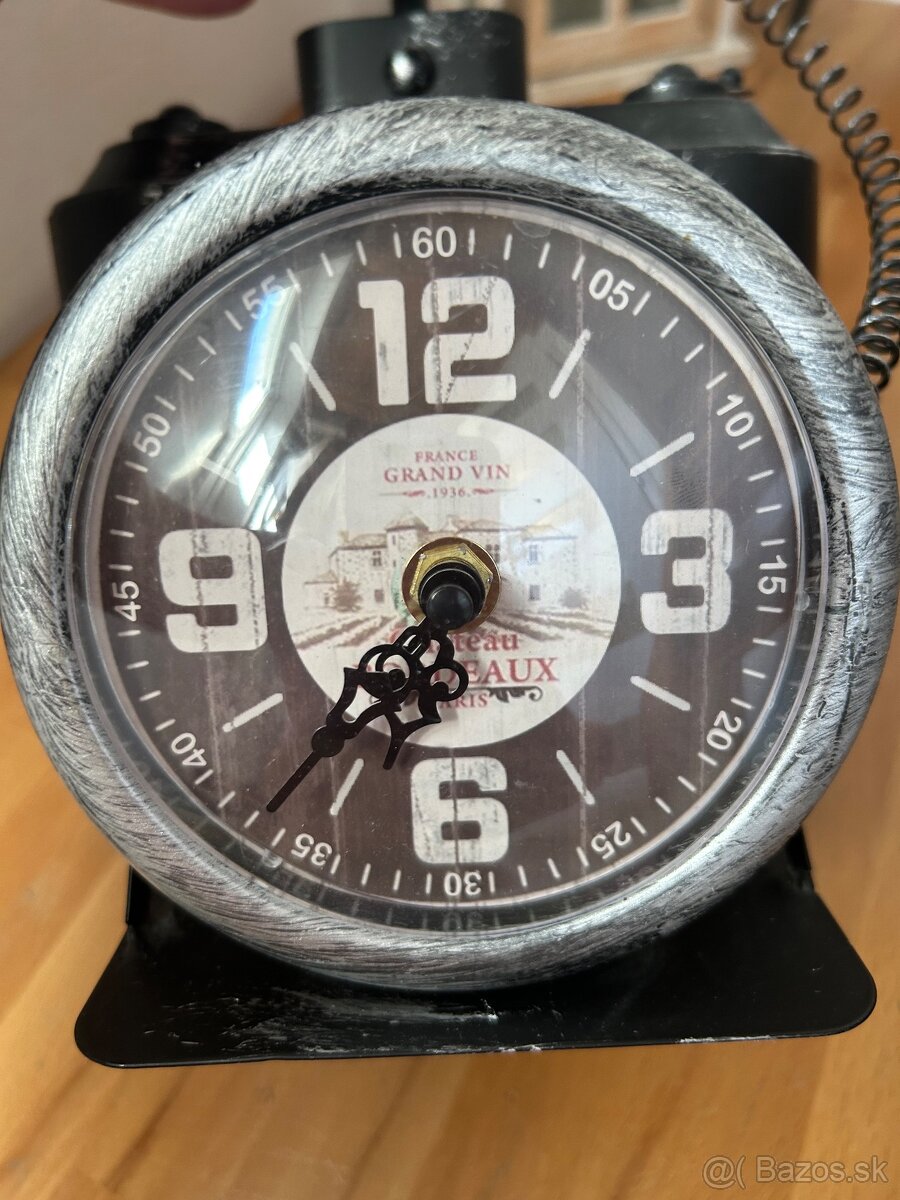 Hodiny v tvare fotoaparátu - 5