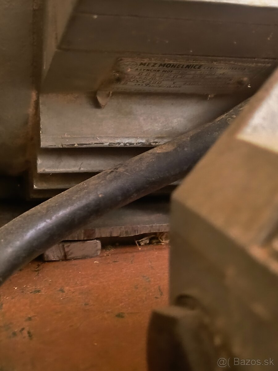 hoblovačka,dlabačka,pásovka,sverák,stôl - 5