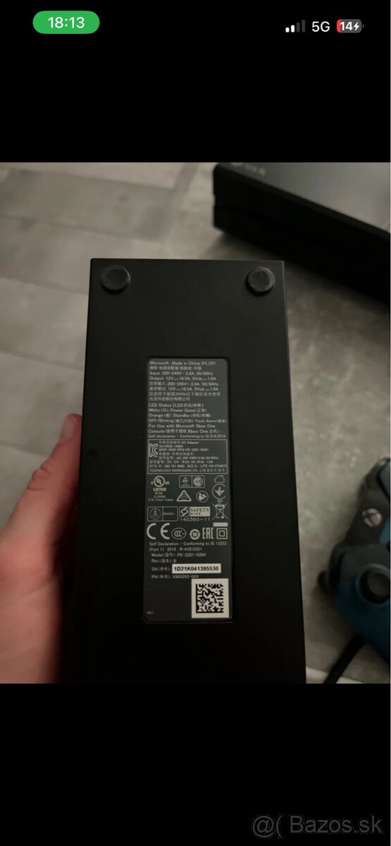 XBOX one a dva ovládače - 5