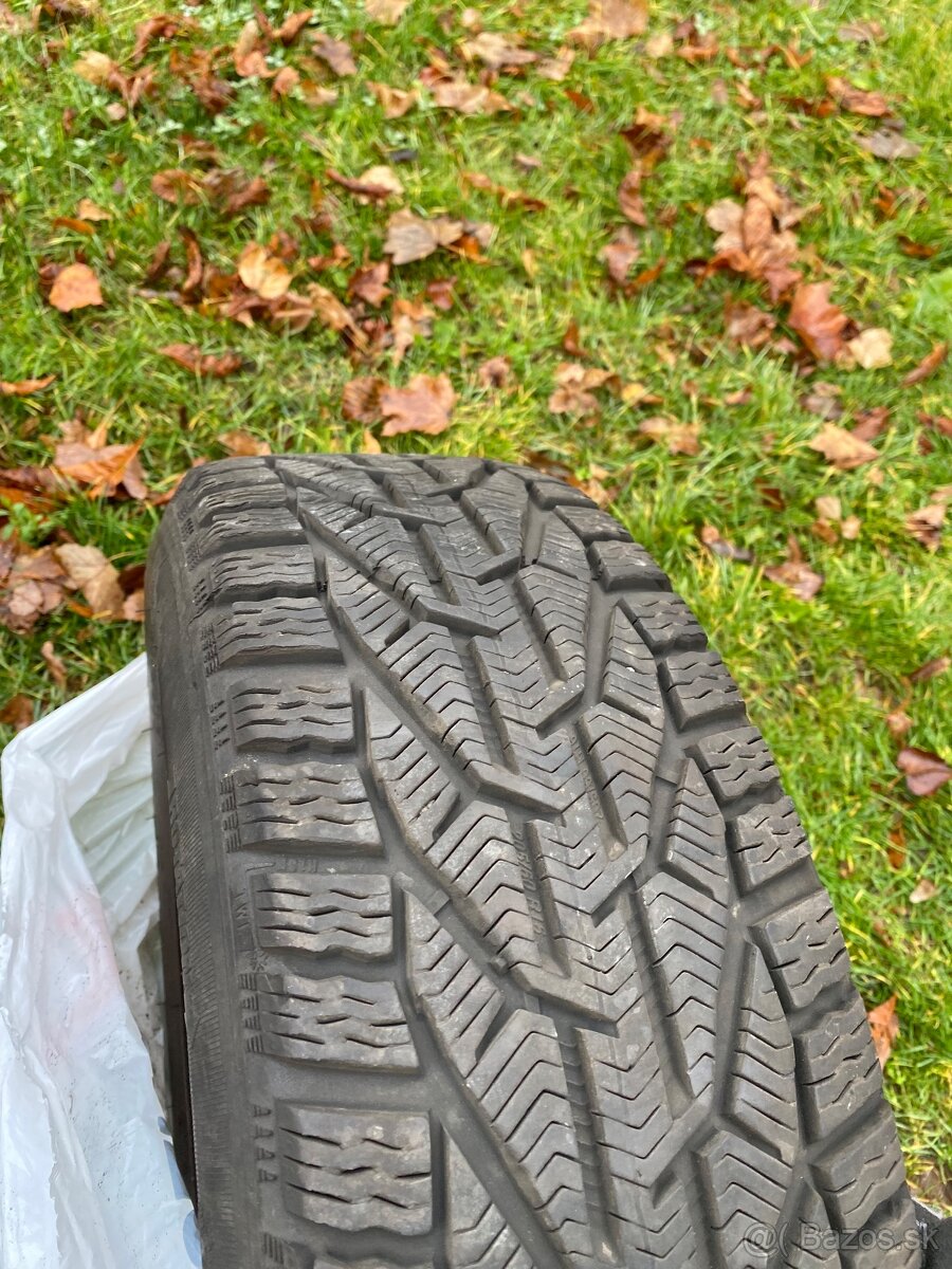 Predam gumy 205/60 R16 92H zimne - 5