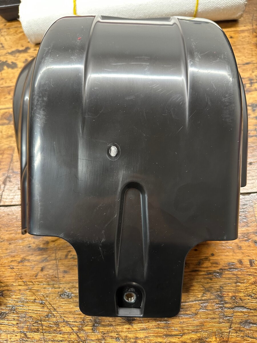 Spodny kryt motora Fantic4T - 5