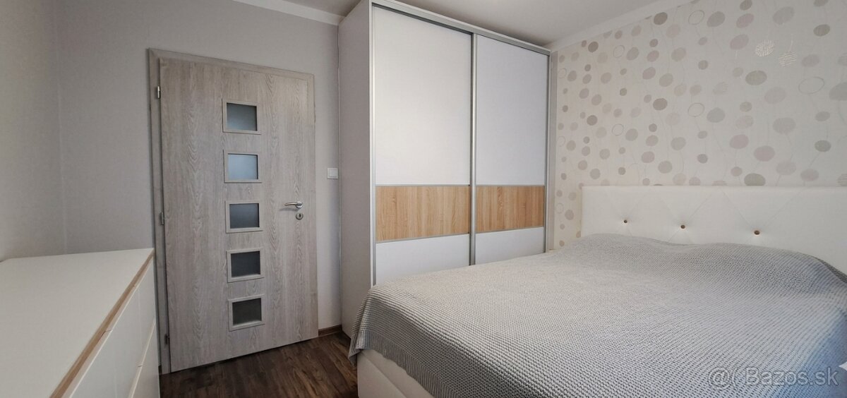 Prerobený 2,5 izbový byt s balkónom - 5