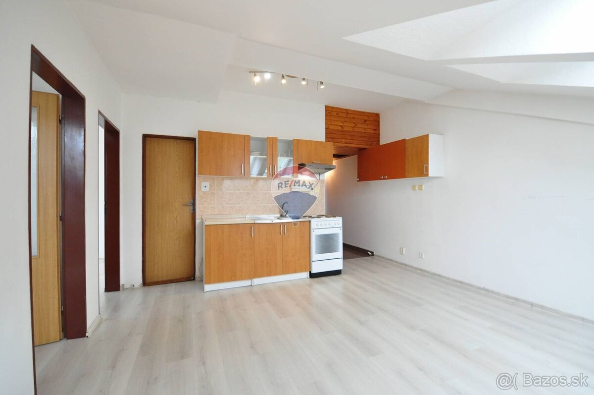 REZERVOVANÉ PREDAJ, 2-izbový podkrovný byt v Poprade, Ul - 5