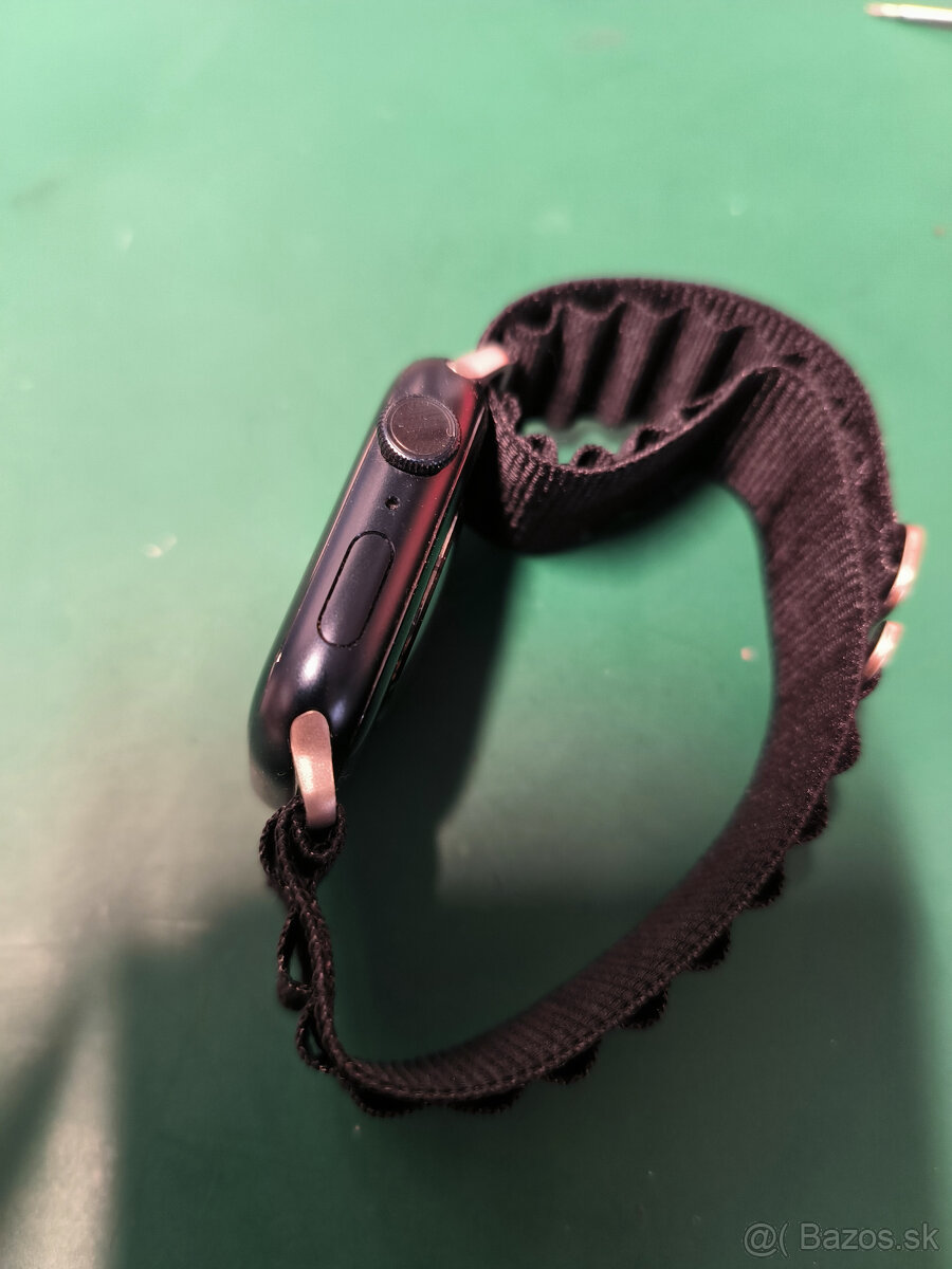 Apple Watch 7 44mm - 94% zdravie - 5