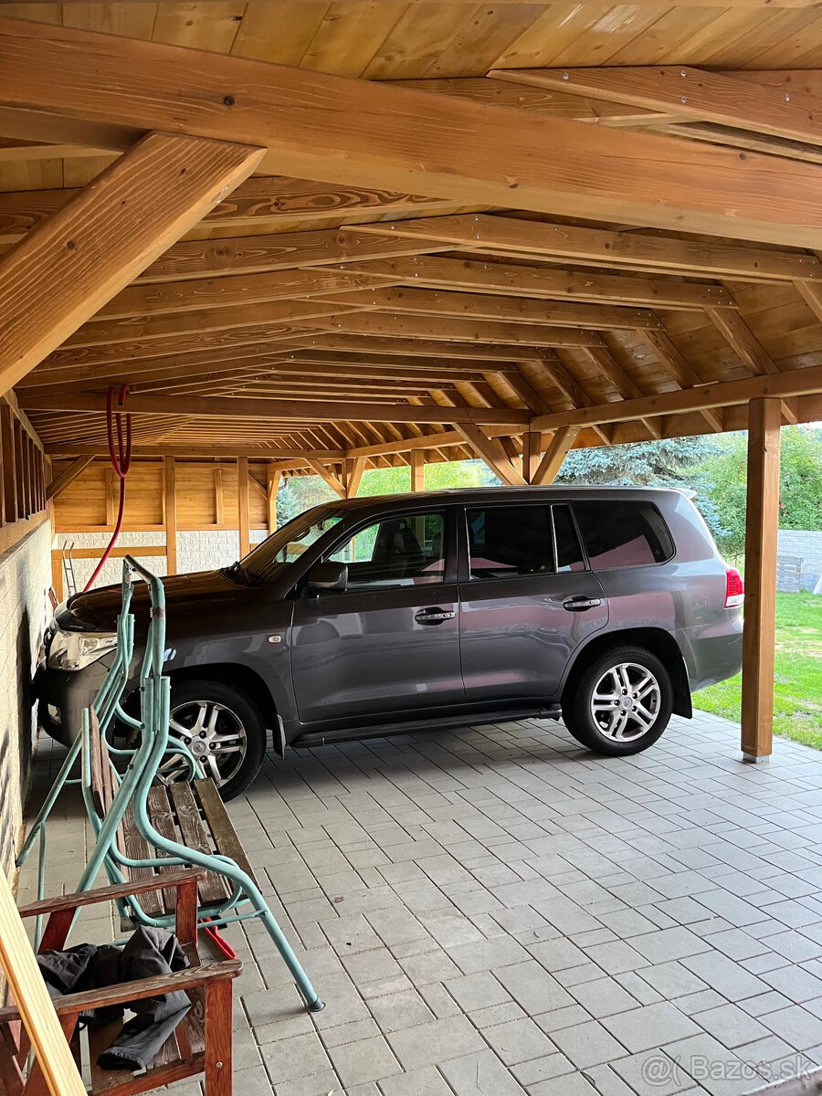TOYOTA LAND CRUISER 200