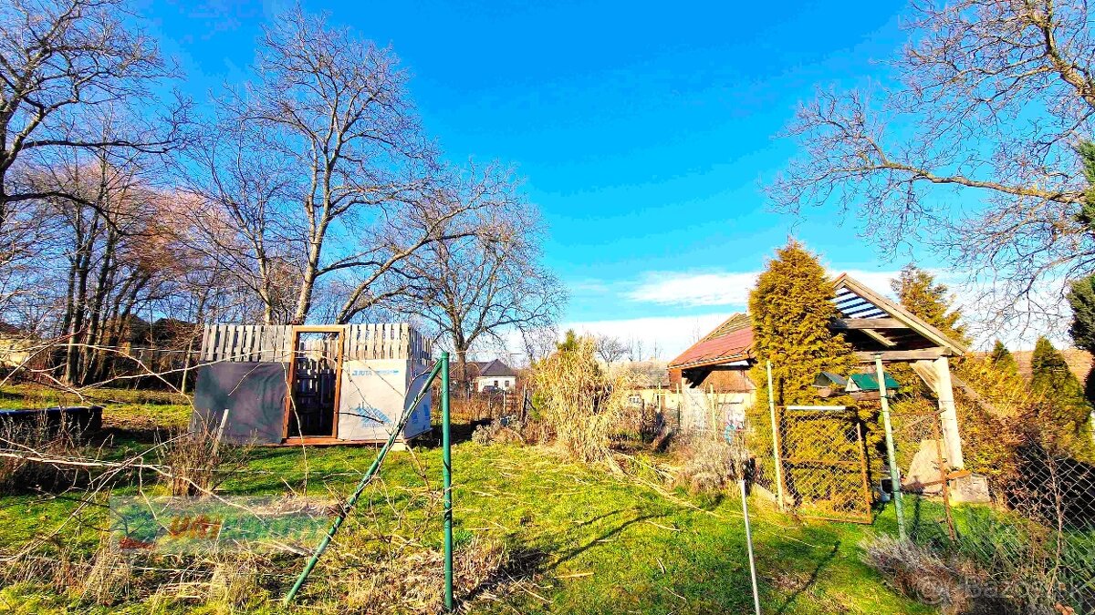 MALÁ HRADNÁ - starší domček / pekná záhrada - 5