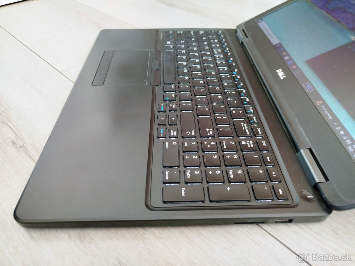 notebook Dell E5550 - Core i5-5300u, 8GB, 256GB SSD, W10 - 5