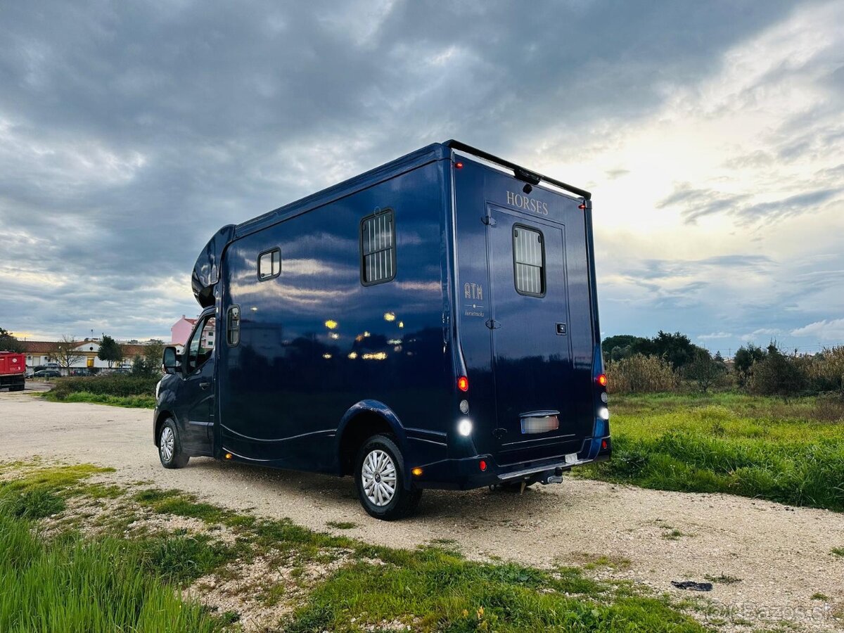 Prepravník koní Renault Master 5-miestny ATM / Automat NOVE - 5