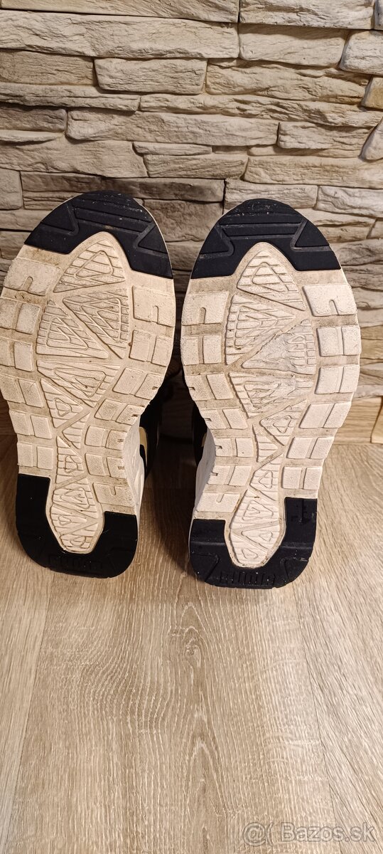 Vyššie tenisky zn. Puma, v. UK7 - 5