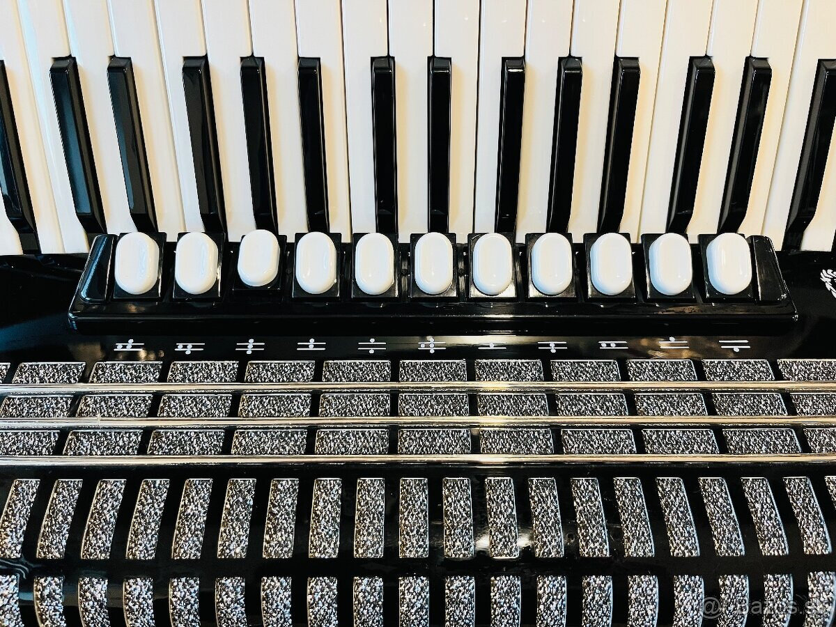 Predám akordeón WELTMEISTERS SAPHIR 120 BASOVÝ VÝBORNÝ STAV - 5