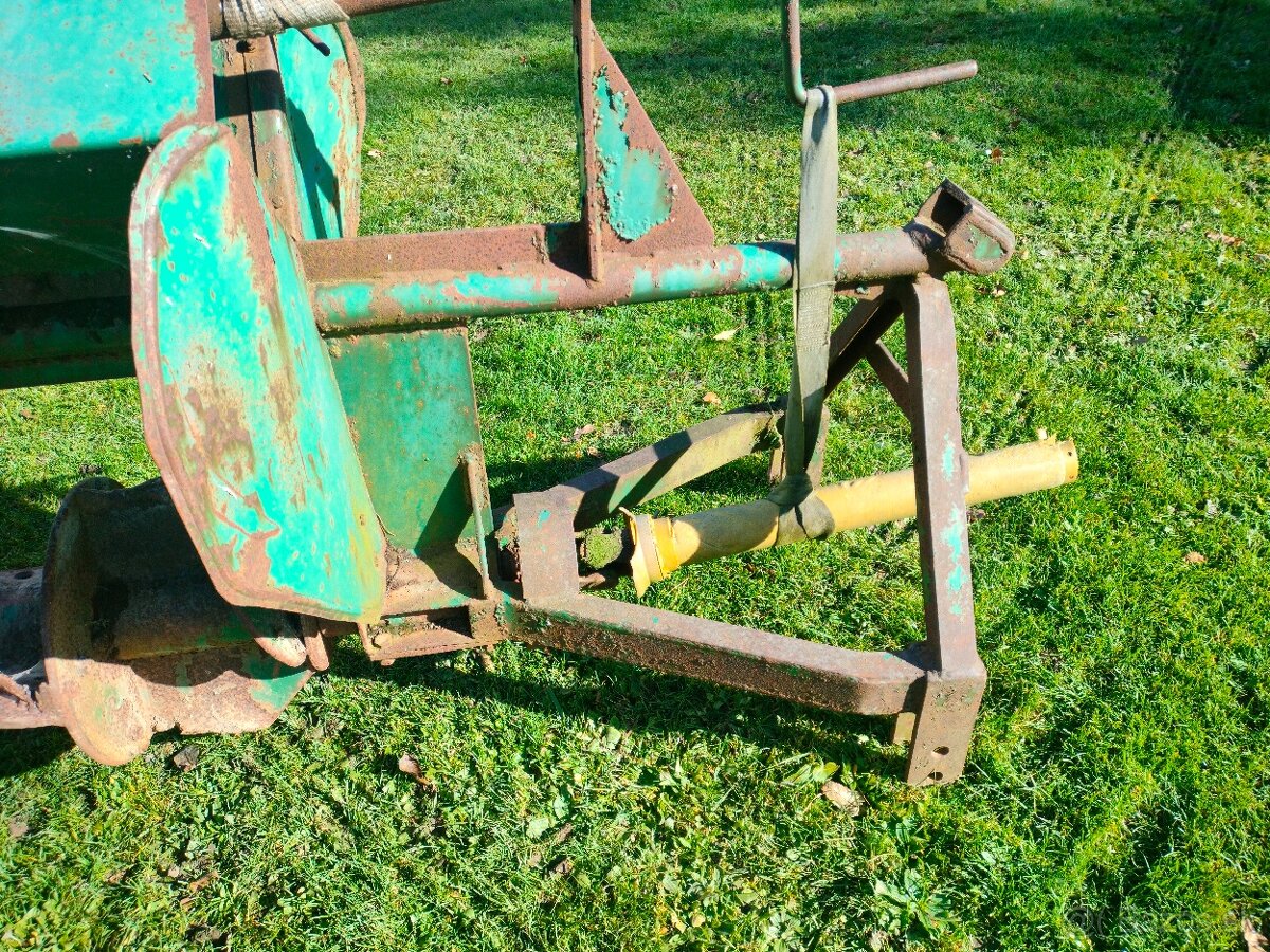 Půdní rýhovací fréza za traktor - 5