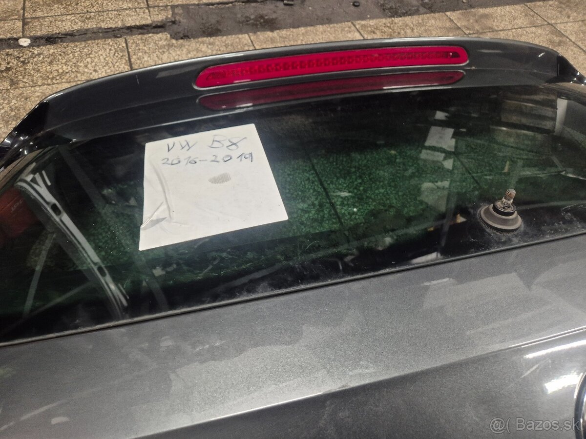 Predám piate dvere na Volkswagen Passat b8 VARIANT - 5