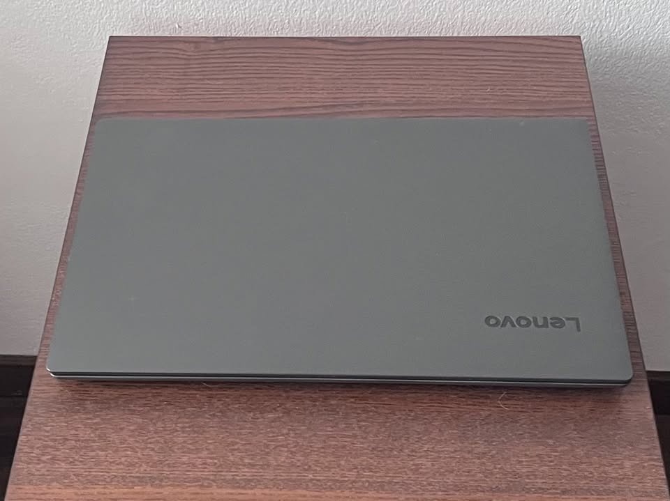 Predám notebook Lenovo V130 - 5