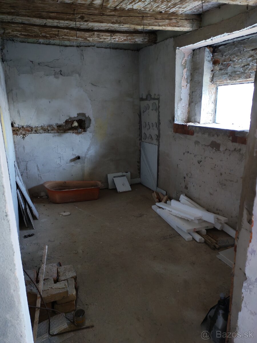 Na predaj 2 izbový rodinný v obci Bátorove Kosihy - 5