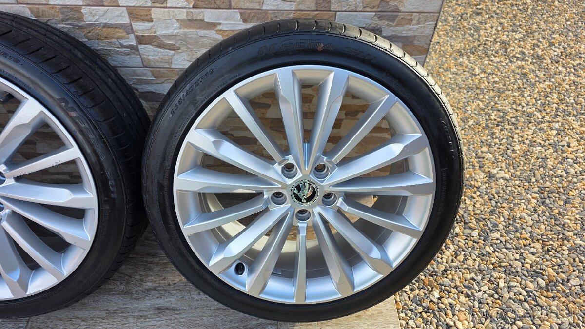 Predám original Škoda Trinity, 5x112 8Jx19/235/40 - 5