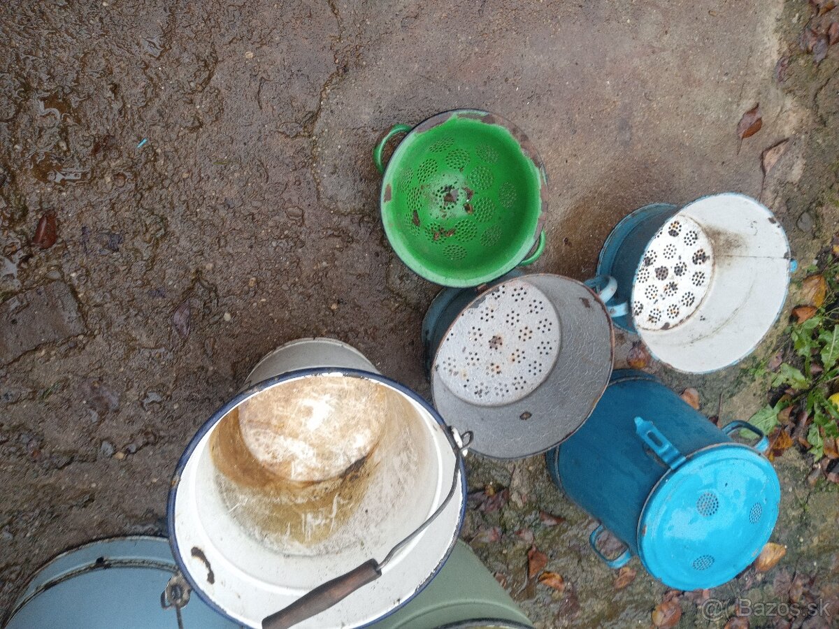 Smalt.nadoby.vesiaky - 5