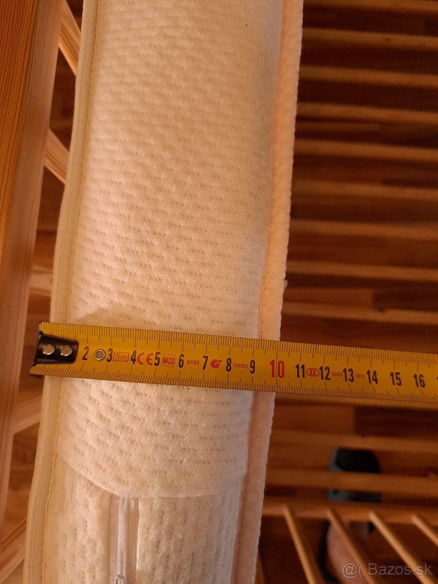 Predám detskú masívnu postieľku s matracom - 5