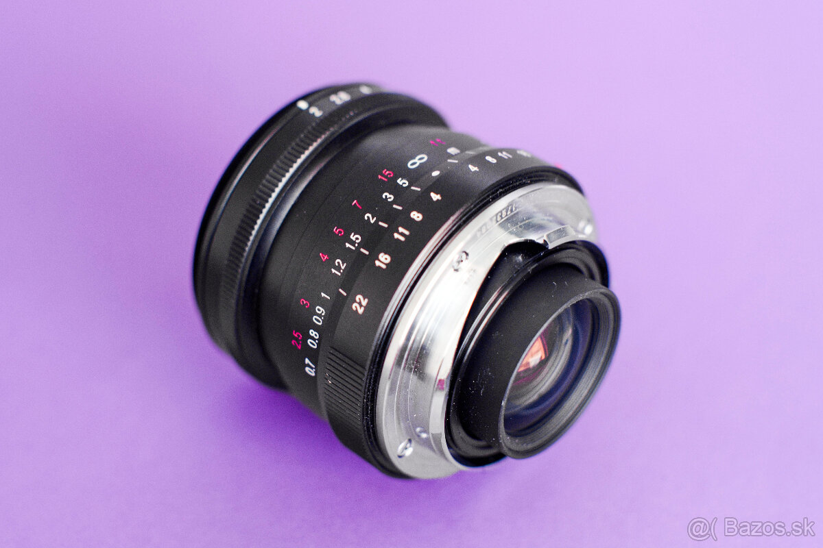 Voigtländer Ultron 2/28. Leica LM. - 5