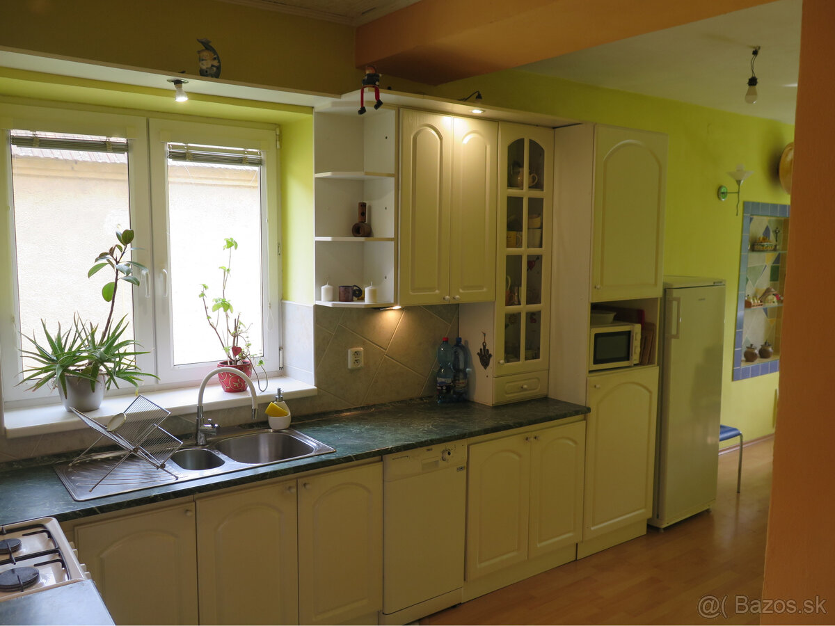 zrekonštruovaný praktický 4–IZBOVÝ RODINNÝ DOM v Lužiankach - 5