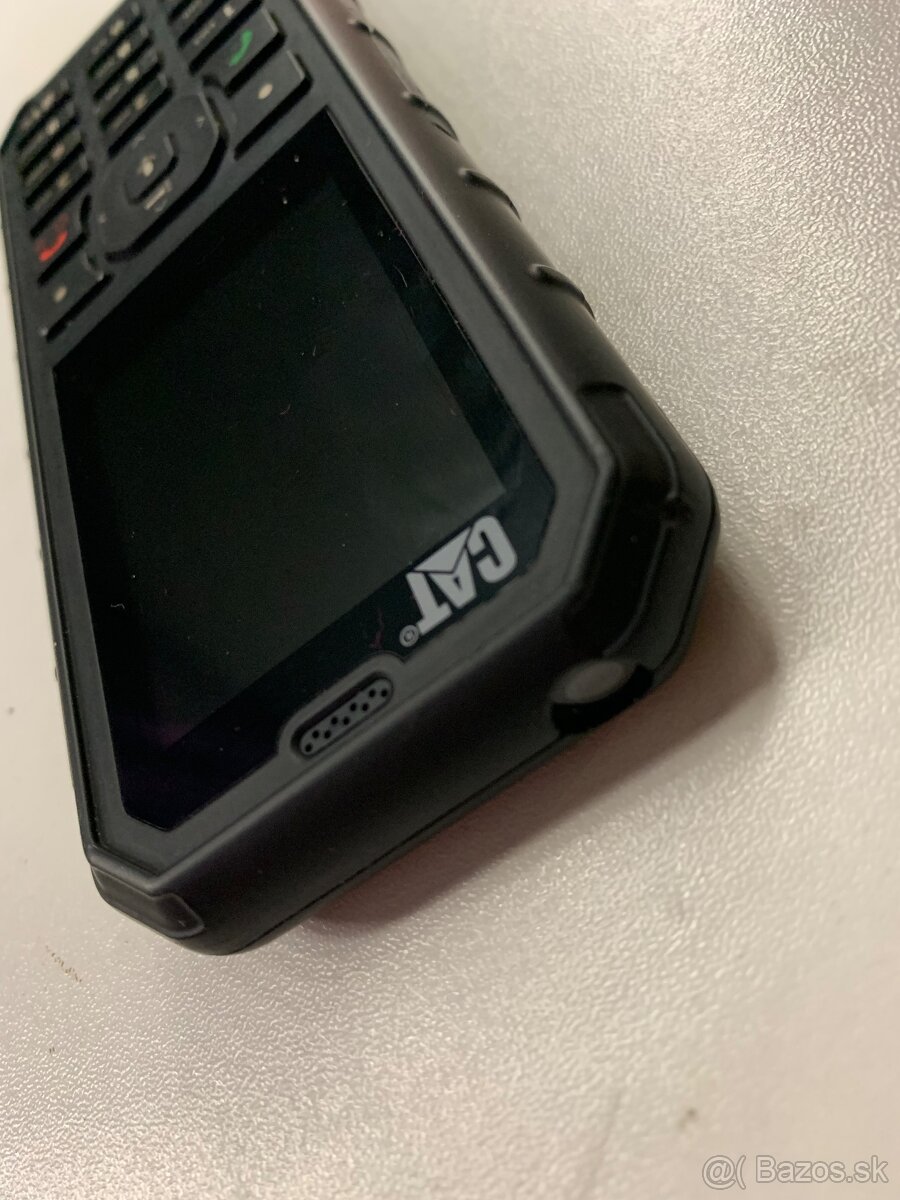 Predam pracovný mobil CAT - 5
