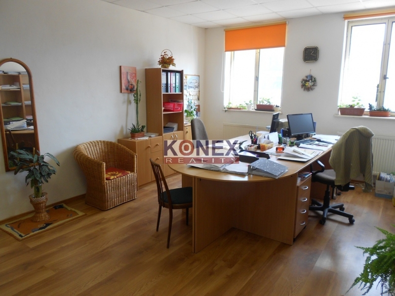 NA PREDAJ Administratívna budova – ul. Stavbárov, Michalovc - 5